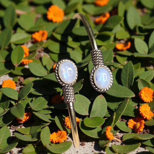 Bracelet with moon stone