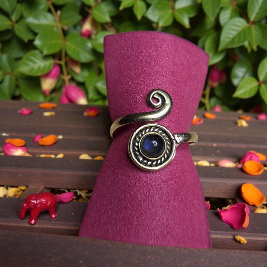Brass ring with ametist
